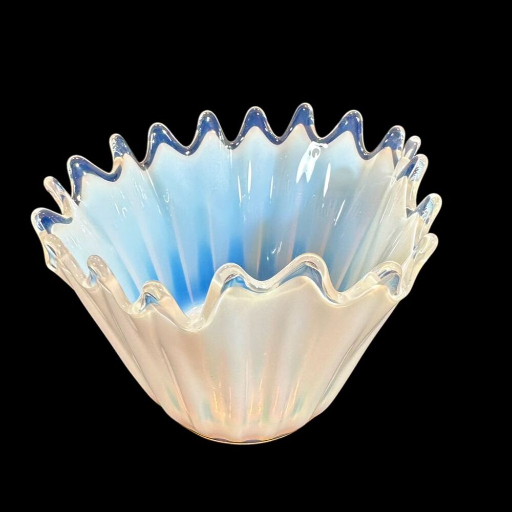 Fostoria Heirloom Opalescent Glass Mid-Century Modern Handkerchief Bowl